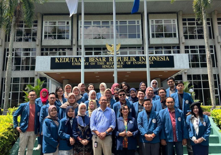 Menerapkan Keterampilan S2 dalam Pengembangan Sumber Daya Manusia dan Industri