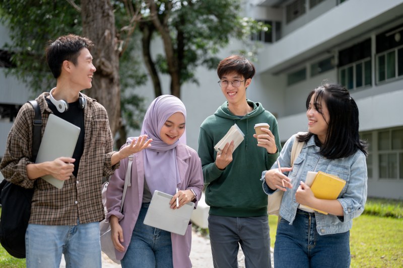 Menerapkan Pengetahuan S2 untuk Menghadapi Tantangan Global dan Solusi Berkelanjutan